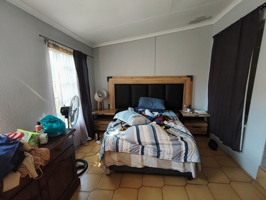 4 Bedroom Property for Sale in Geelhoutpark North West